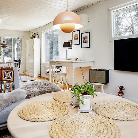 5 Person In Lokken-by Traum