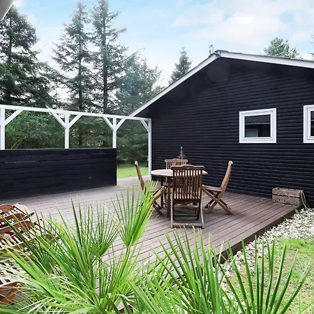 5 Person In Lokken-by Traum *